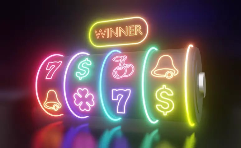 Pemain Indonesia memainkan tembak ikan dari ponsel Android di link poker88